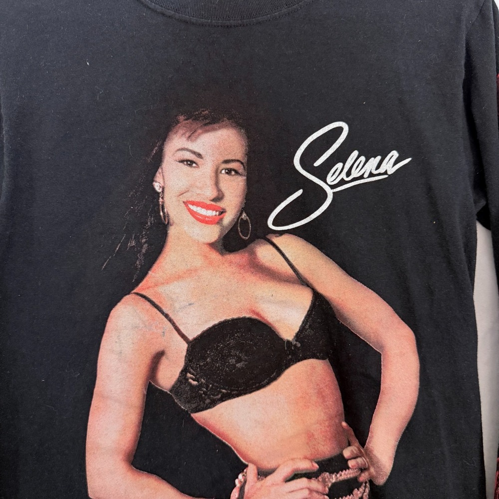 Selena Quintanilla T Shirt Mens S Black Long Sleeve Roses - Picture 2 of 8